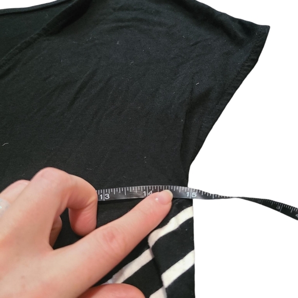 CABLE & GAUGE asymmetrical b&w blouse S - Picture 8 of 9